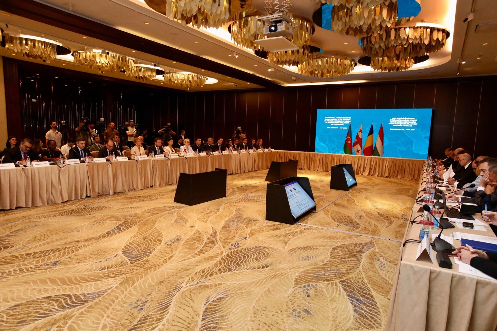 Azerbaijan-led Green Energy Corridor enters key implementation stage (PHOTO)
