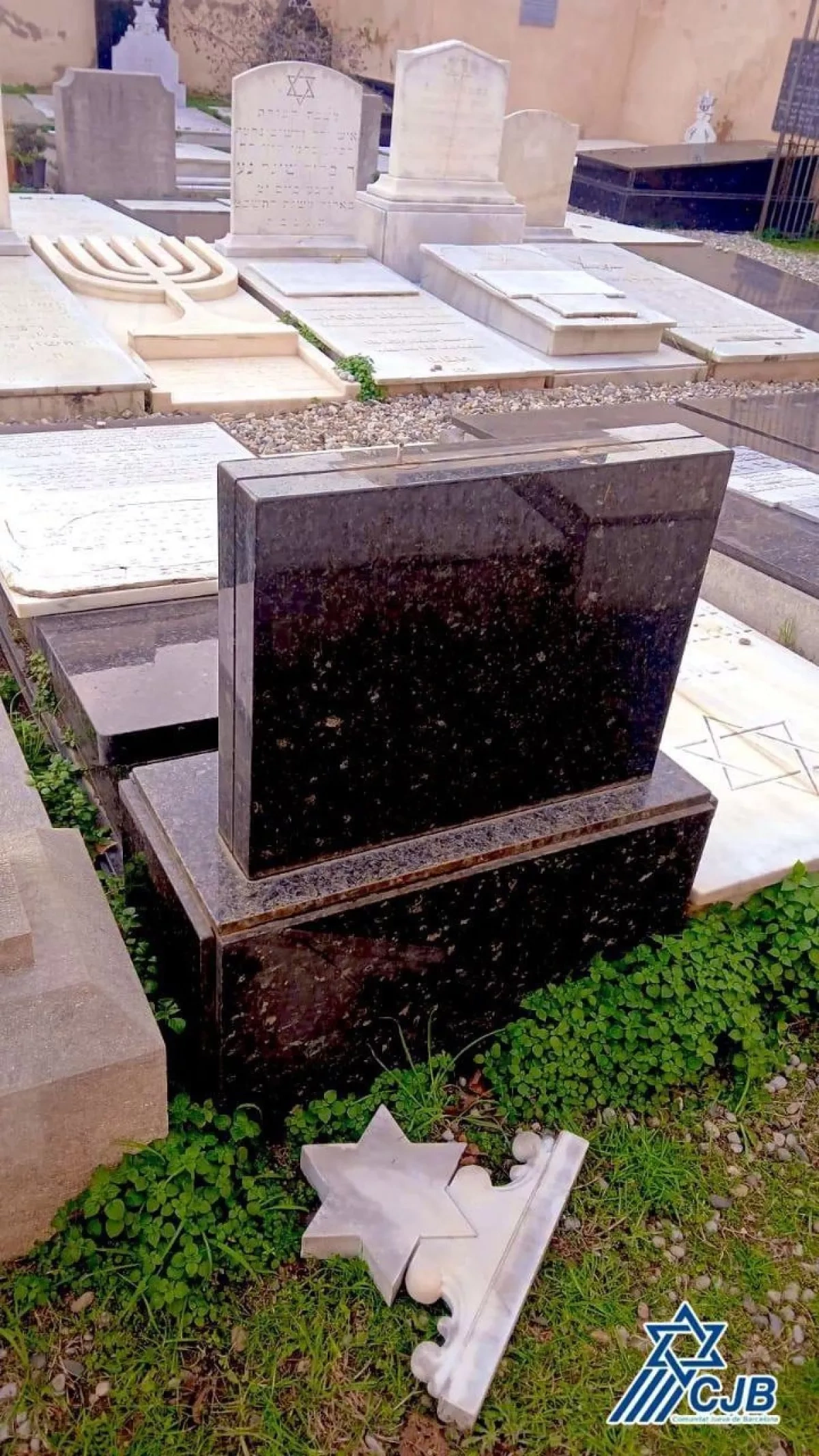 Israel condemns Spain after attackers vandalise Barcelona Jewish cemetery PHOTO
