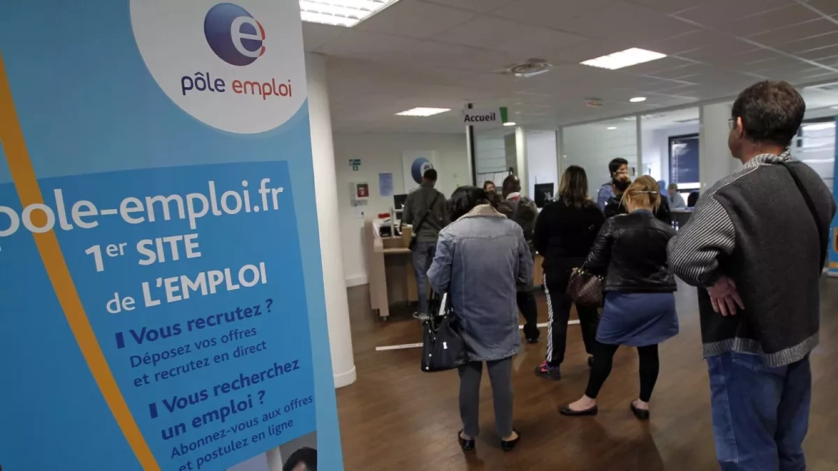 Macron’s social scorecard: poverty in France hits record highs Analysis by Artem Kirpichenok