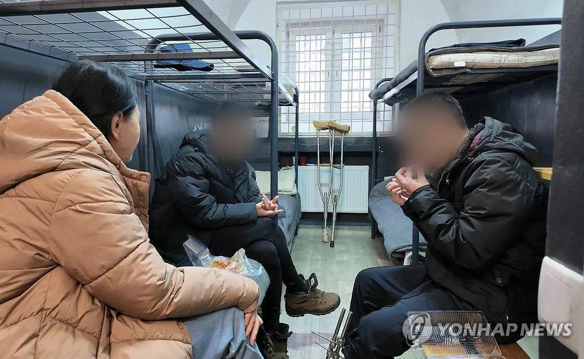 Zelenskyy says Ukraine sent two North Korean POWs to South Korea