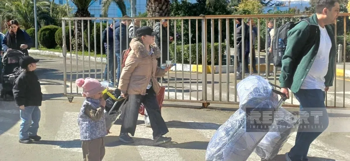 Azerbaijan's Astara checkpoint facilitates evacuation of another 50 from Iran PHOTO / UPDATED