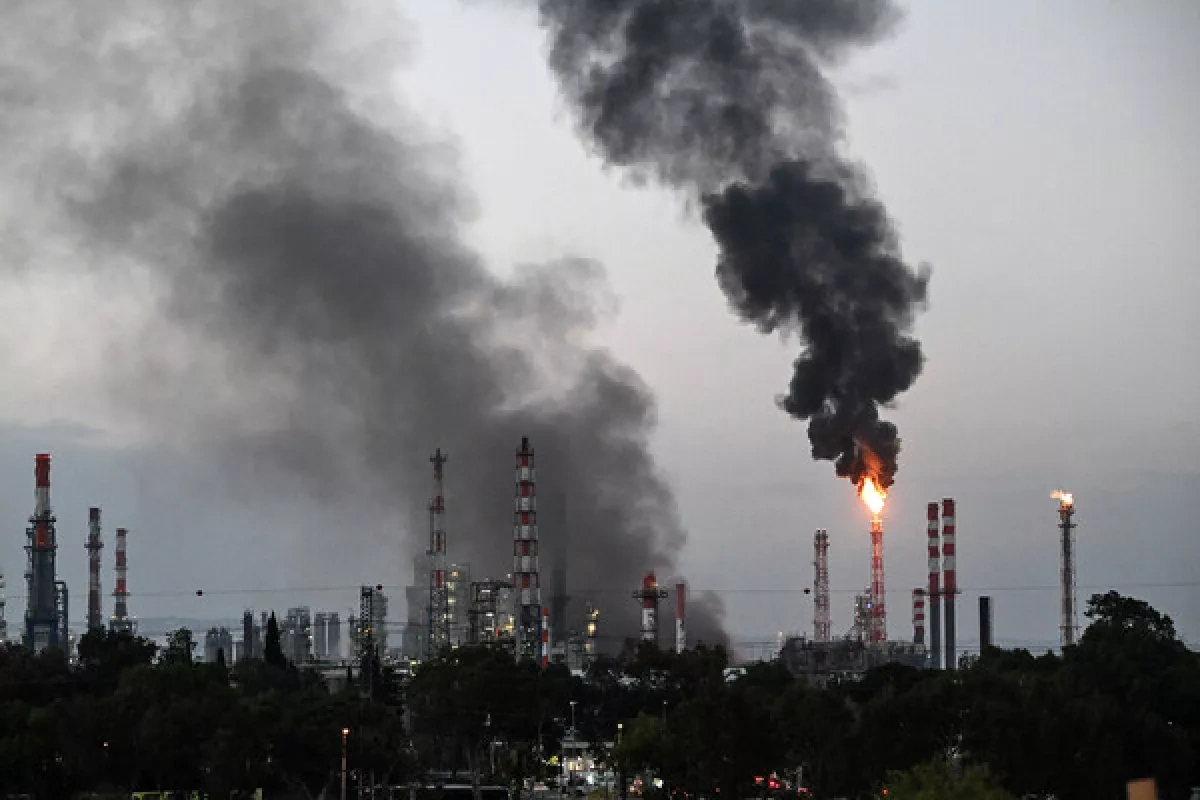 Iranian missile strikes Haifa refinery, no serious injuries reported