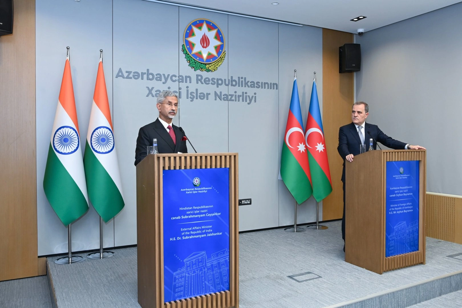 Azerbaijan, India discuss bilateral, regional issues (PHOTO)
