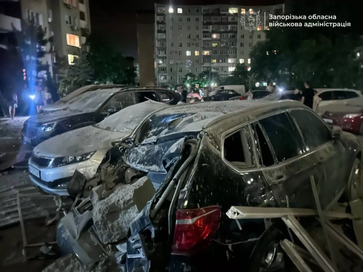 Russian airstrike on Zaporizhzhia injures six, including child PHOTO/VIDEO
