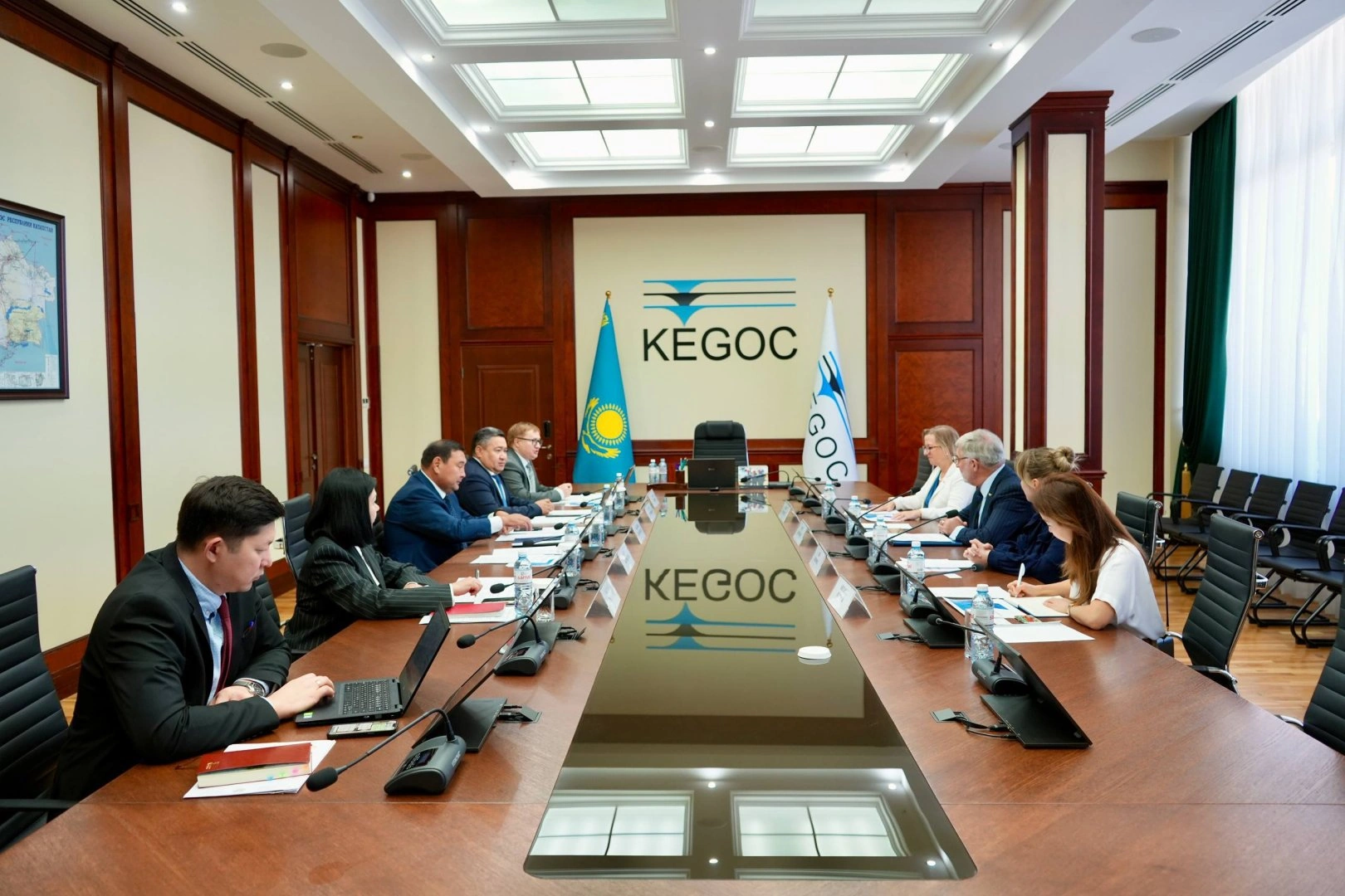 KEGOC, UK discuss international expertise for Caspian Green Energy Corridor