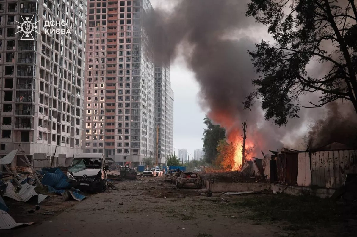 Kyiv takes brunt of overnight Russian attack as SOCAR station damaged PHOTO / VIDEO