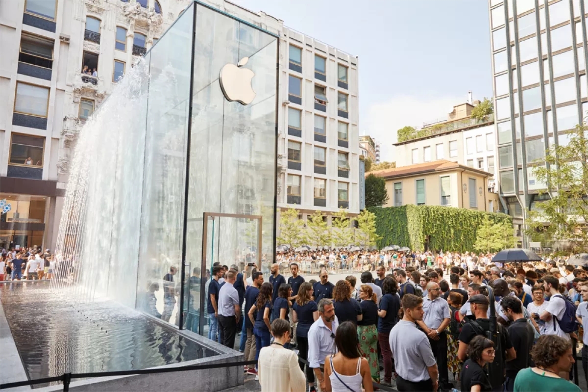 Apple store workers in Italy strike on iPhone 18 Pro launch day