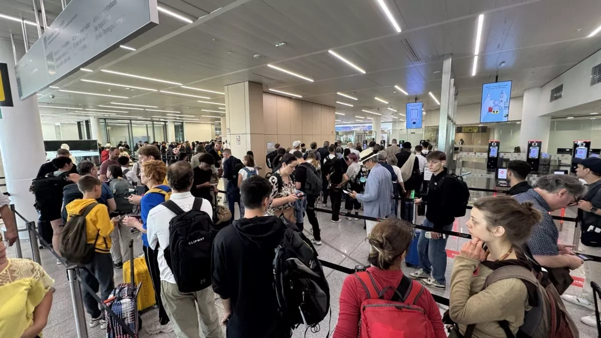 Aviation industry leaders urge EU to suspend new EES system amid summer travel chaos