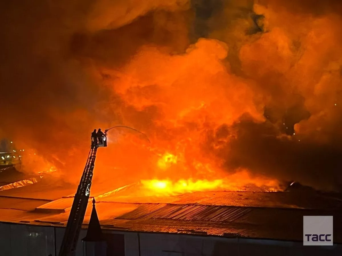 Fire breaks out near Izmailovo Kremlin complex in Moscow PHOTO / VIDEO