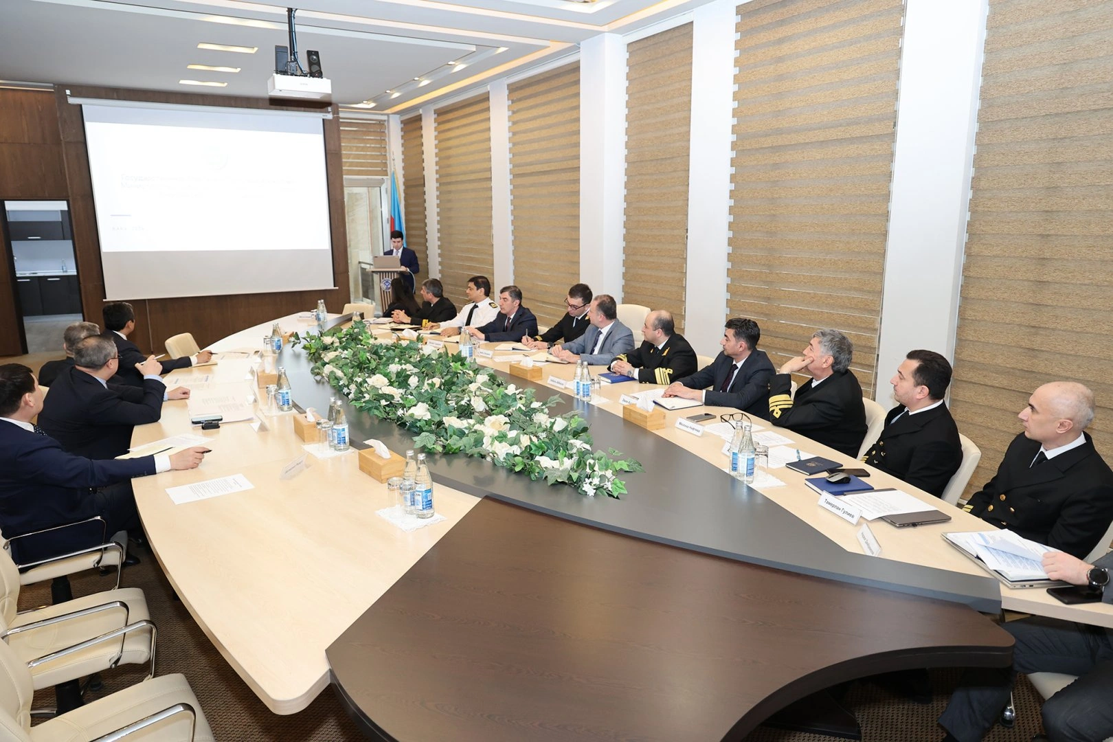 Azerbaijan, Kazakhstan discuss maritime and transport cooperation (PHOTO)