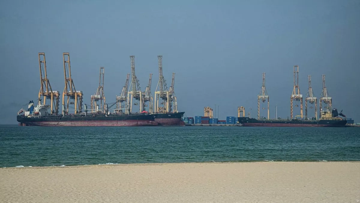 Over 3,000 vessels stalled in Persian Gulf