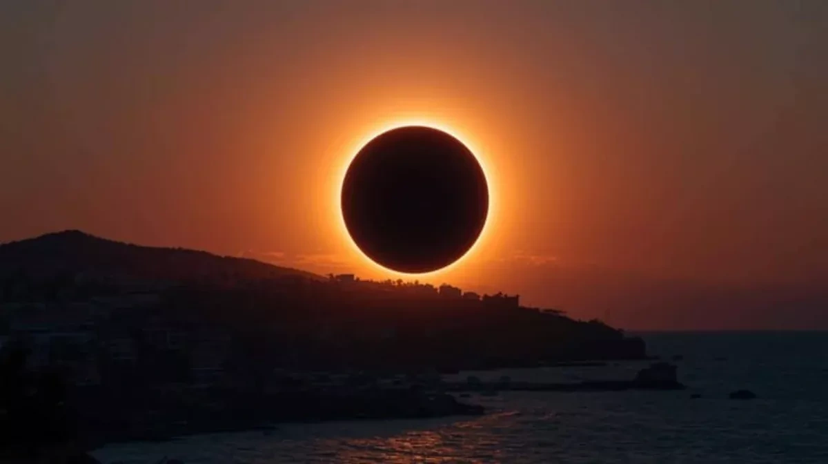 Second solar eclipse of year begins