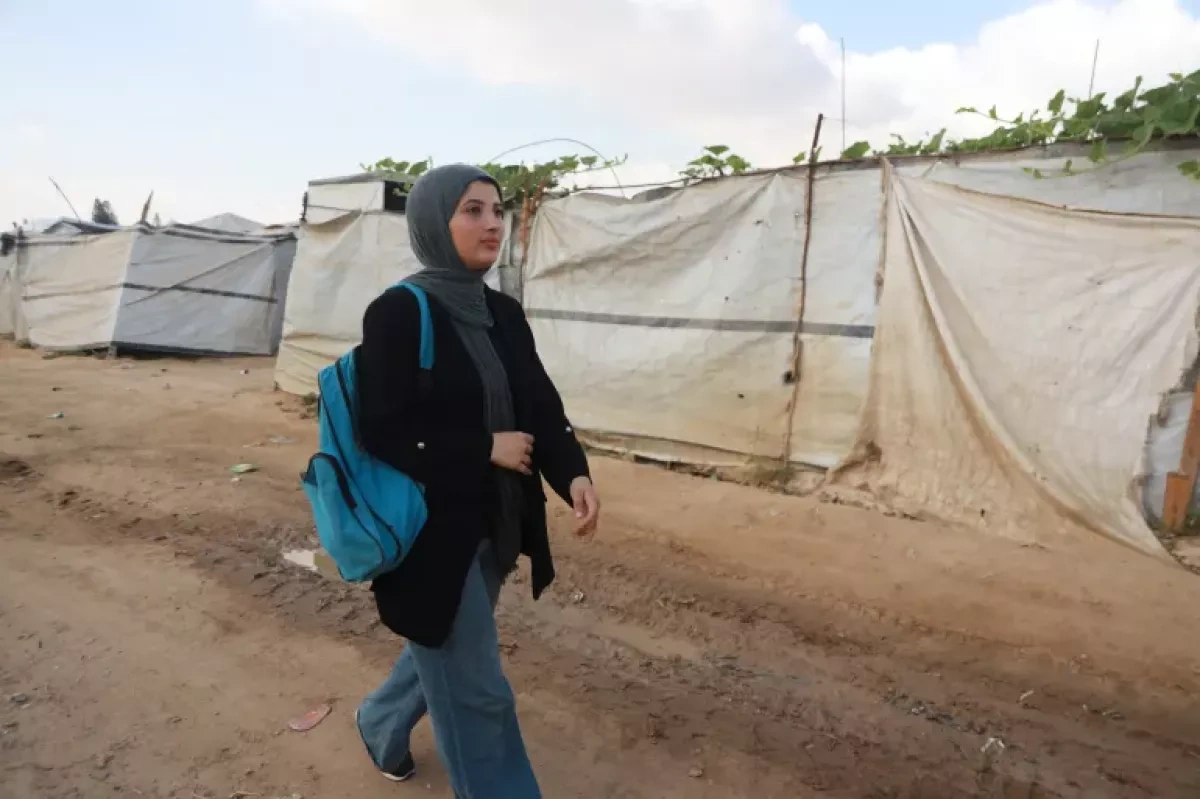 Studying by flashlight, dreaming beyond war: A Gaza teen's exam journey