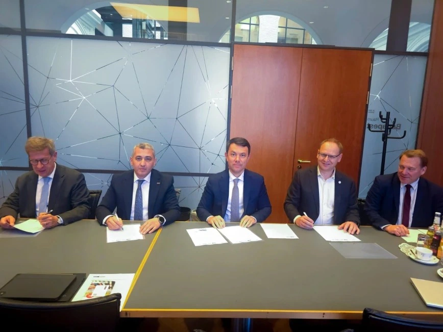 Azerbaijani Railways and Hamburg Port sign cooperation agreement (PHOTO)