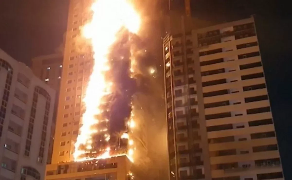Press TV: Kuwait skyscraper in flames after attack VIDEO