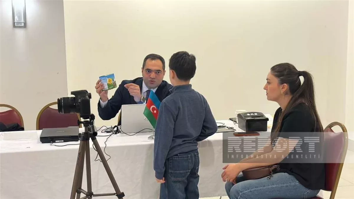 Azerbaijanis in New York receive on-site consular services PHOTO