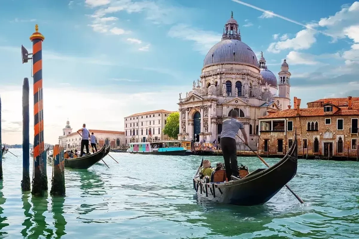Italy’s Venice considers raising tourist entry fee to $34