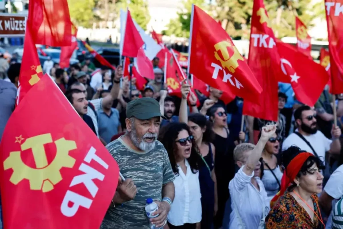 More than 100 detained during anti-NATO protest in Ankara ahead of summit