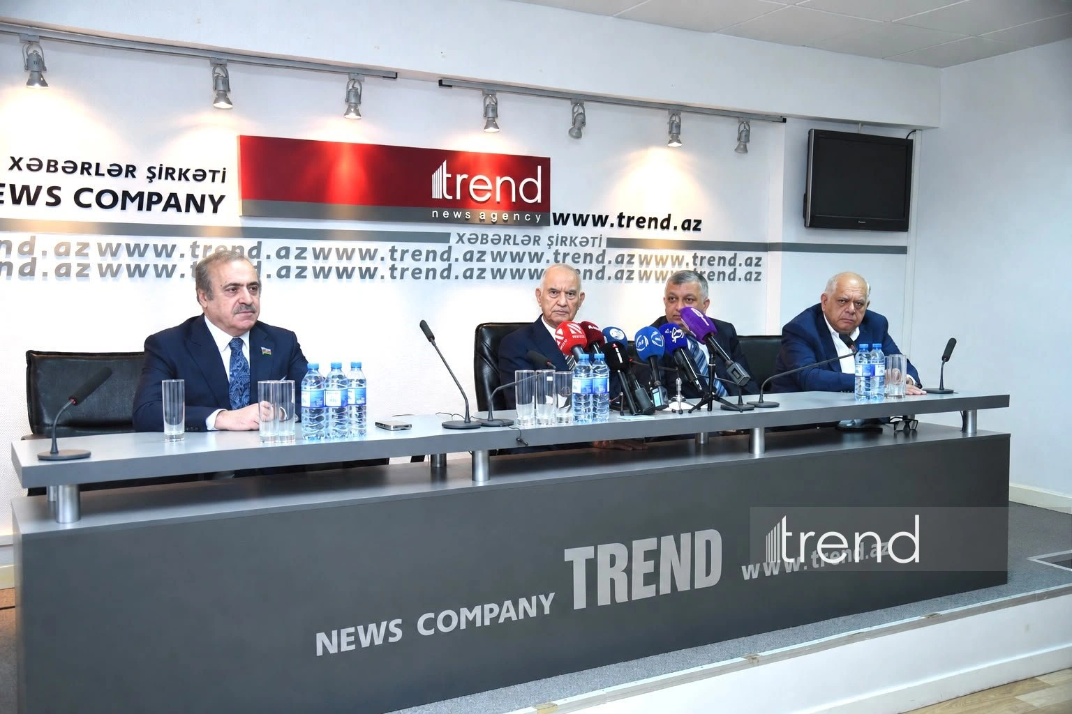 Azerbaijani security veteran presents book “View through security prism” (PHOTO)