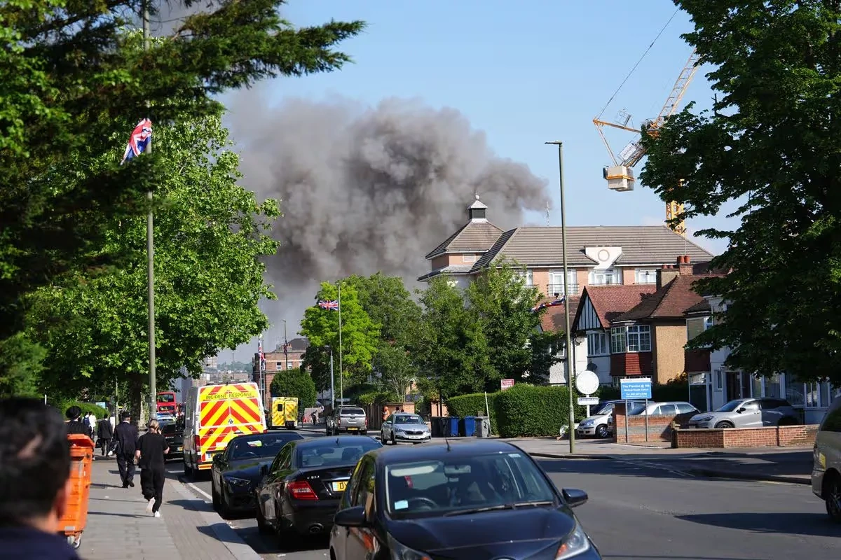 Fire breaks out in north London building near Jewish supermarket VIDEO