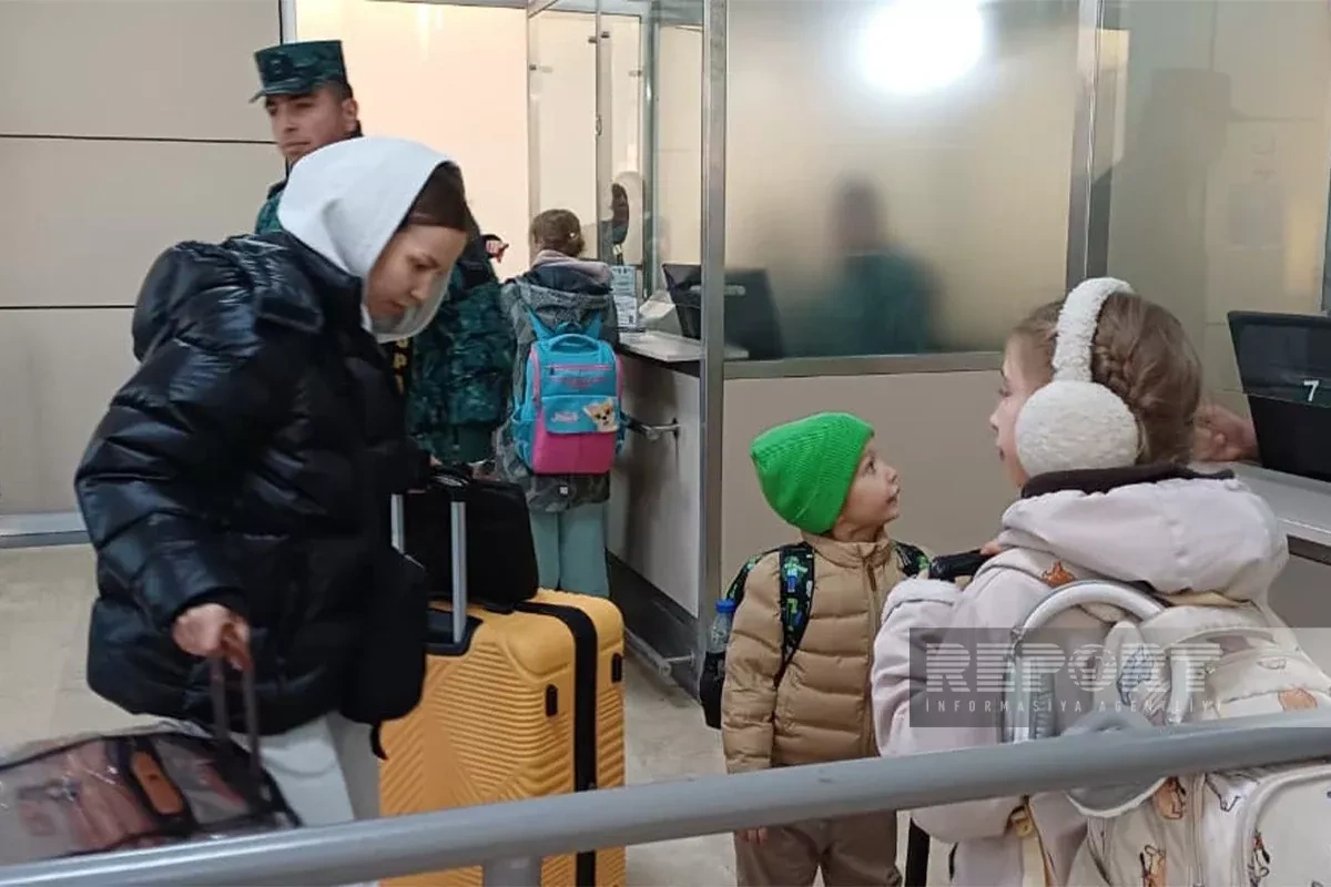 Azerbaijan's Astara checkpoint facilitates evacuation of another 50 from Iran PHOTO / UPDATED