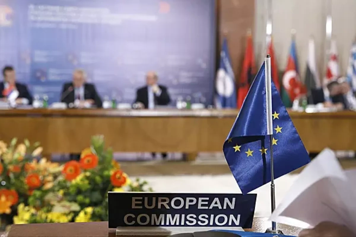 Media: European Commission weighs restructuring of external policy departments