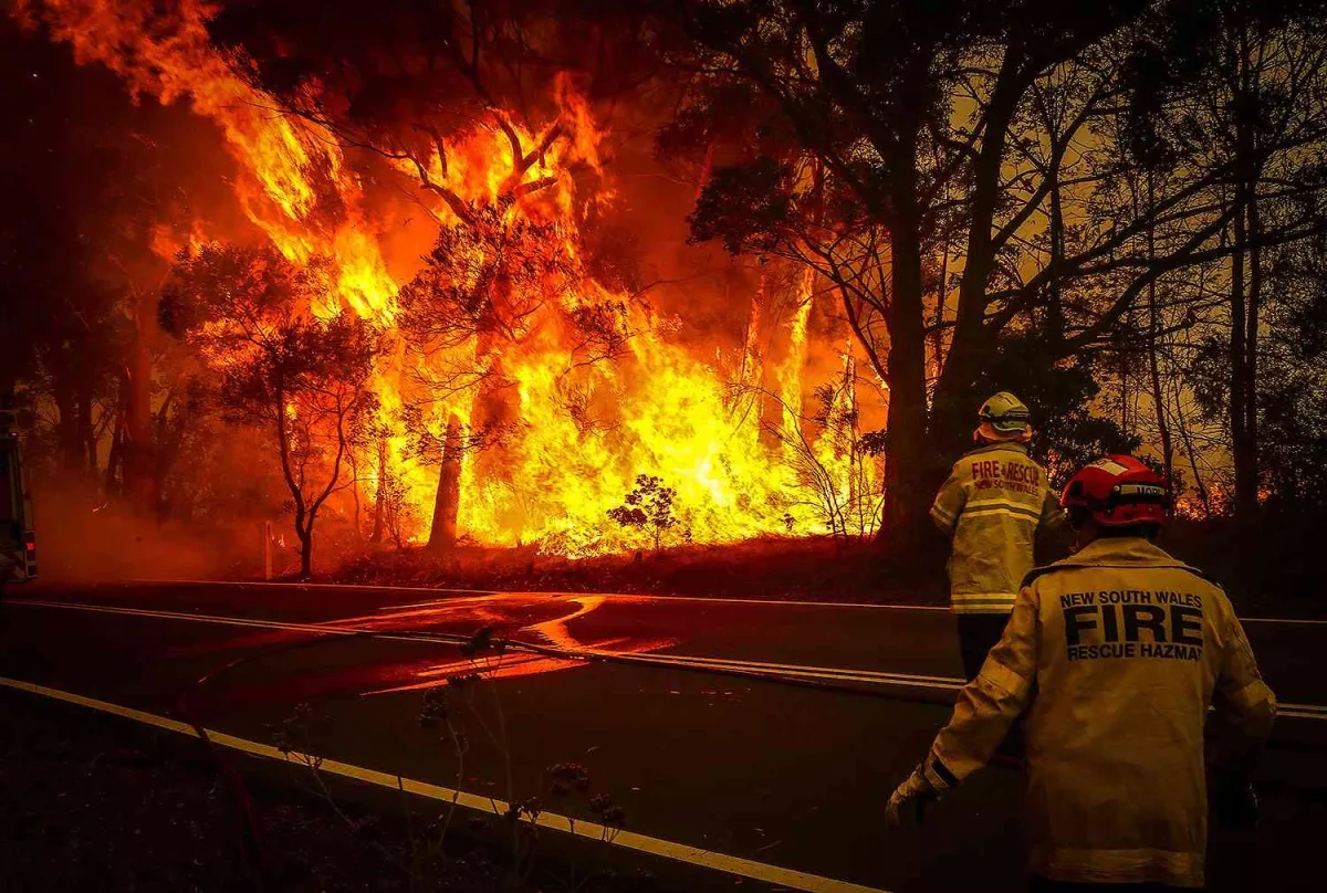 Tens of thousands lose power as fires rage across southeastern Australia