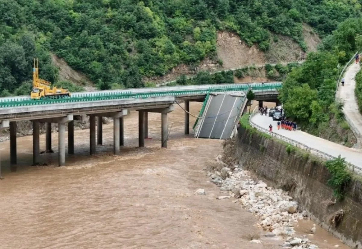 Catastrophic bridge failure in China's Jiangsu province claims five lives
