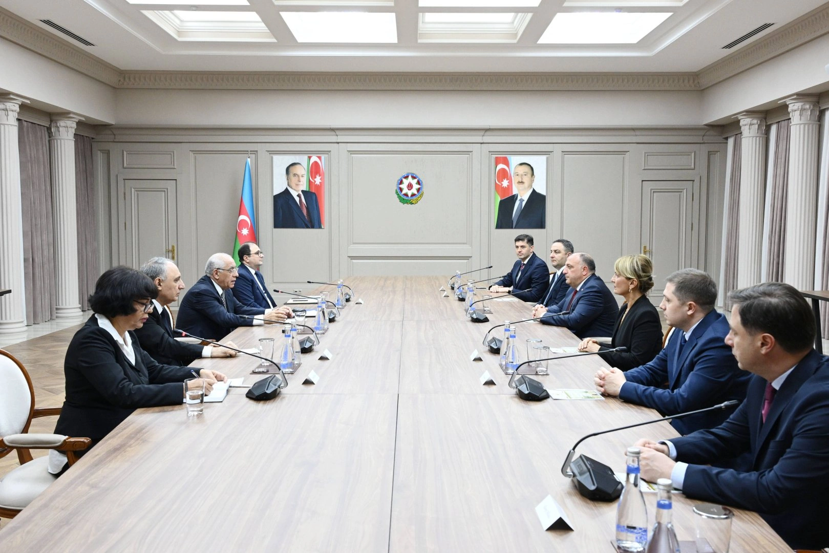 Azerbaijani PM meets with Georgian Prosecutor General (PHOTO)