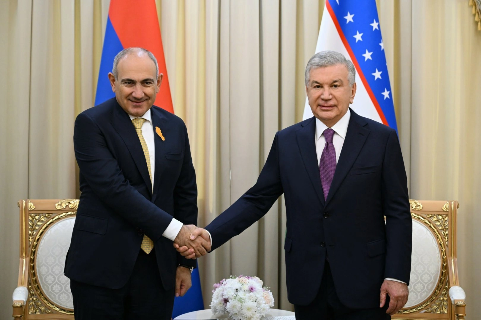 Mirziyoyev, Pashinyan discuss expanding Uzbekistan-Armenia ties