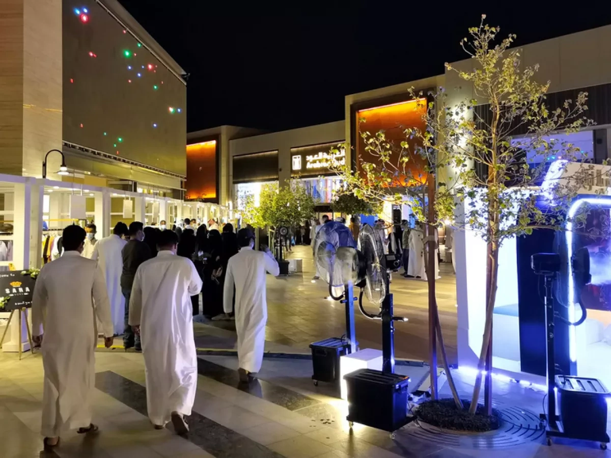 AP: Saudi Arabia quietly expands alcohol sales to elite foreigners