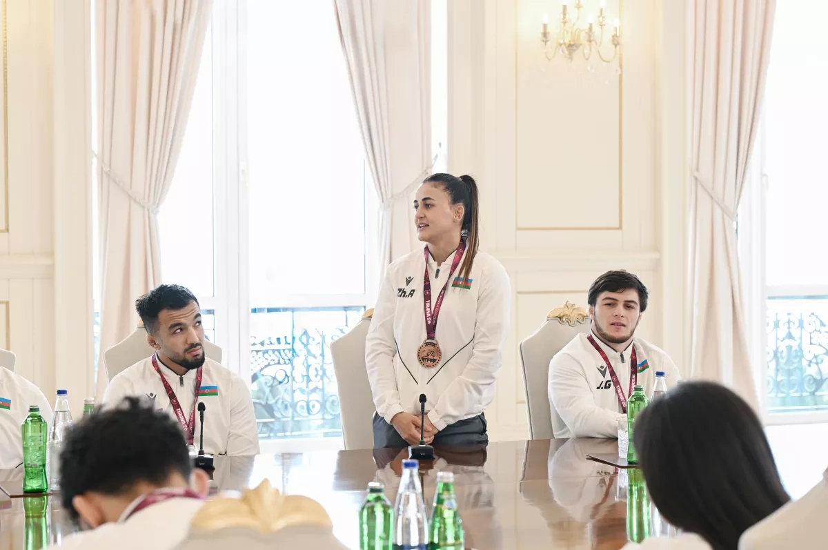 President Aliyev honors national wrestling teams following European Championships PHOTO