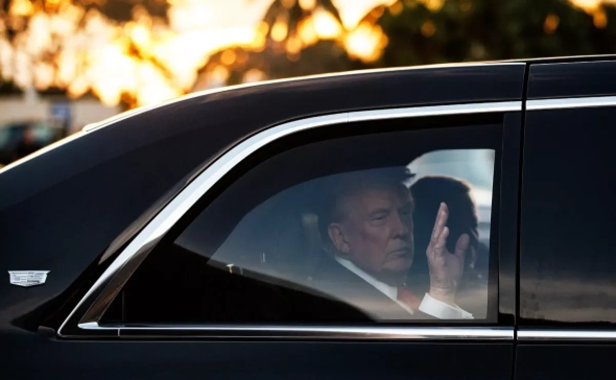 Trump motorcade diverted after US security service uncovers suspicious object