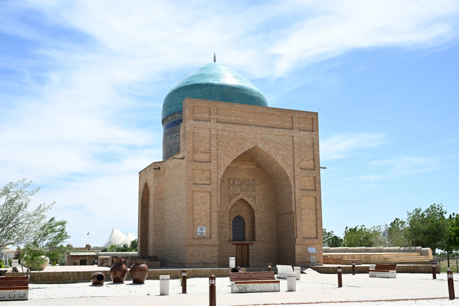 President Ilham Aliyev and other participants of OTS informal summit tour cultural sites in Turkistan (PHOTO)
