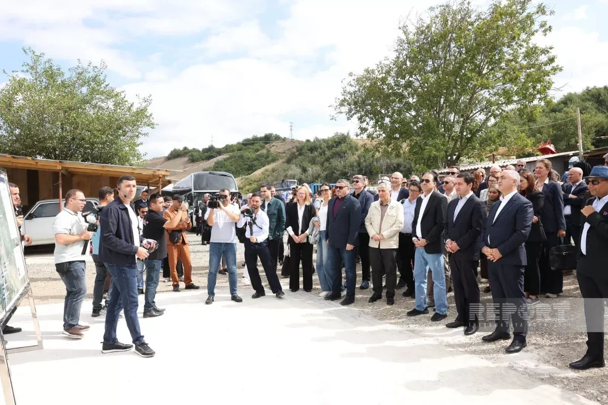 Foreign diplomats tour Khankendi railway and bus station project PHOTO