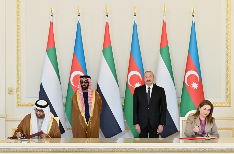 President Ilham Aliyev receives UAE National Security Advisor (PHOTO)