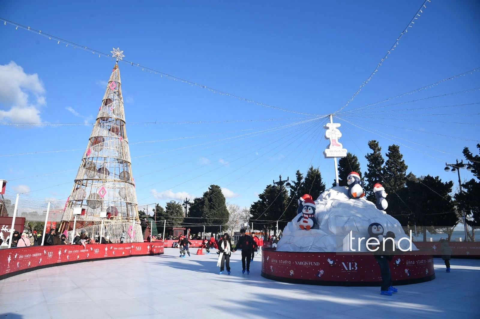 Azerbaijan's Baku on New Year's Eve (PHOTO REPORT)