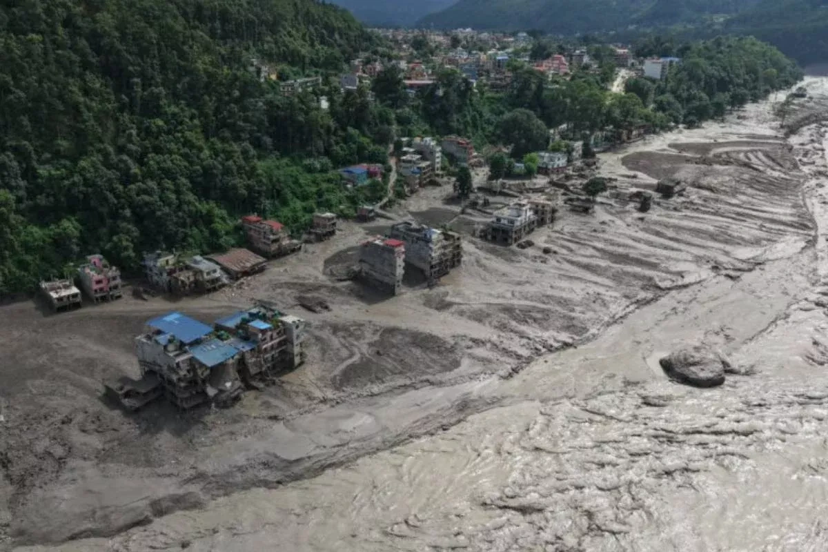 Nepal flood death toll rises to 475 as hundreds remain missing PHOTO