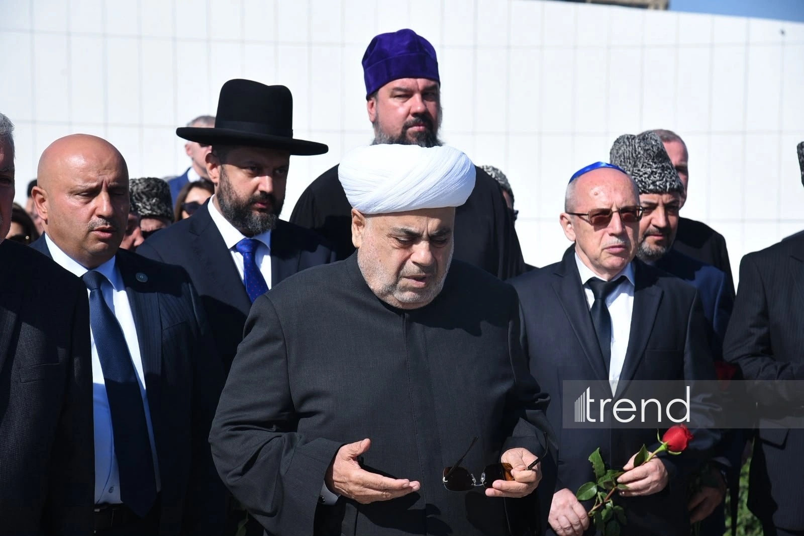 Azerbaijani officials pay tribute at Victory Park Memorial on Remembrance Day (PHOTO)