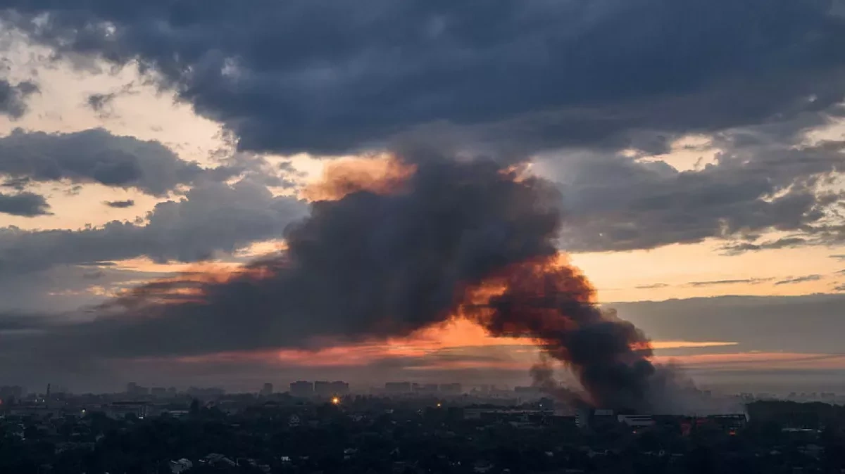 Fire breaks out at Russia's Novokuybyshevsk oil refinery after drone attack PHOTO