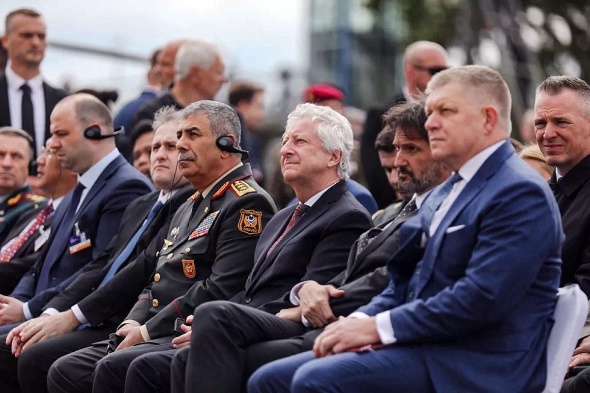 Azerbaijan defenсe minister attends security exhibition in Slovakia Photo