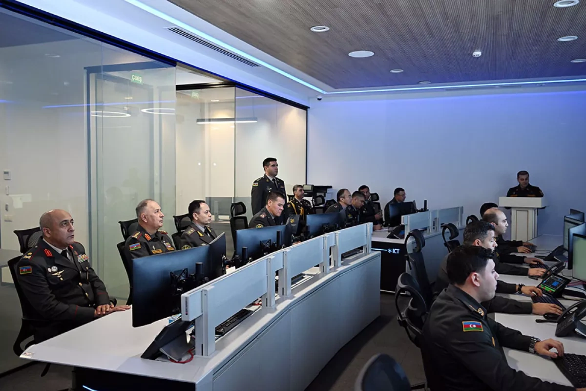 Azerbaijan briefs Uzbek military delegation on cybersecurity, combat control systems Photo