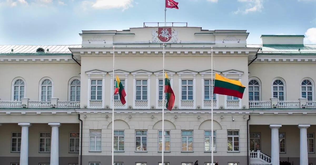 Lithuania lodges protest to Belarus over airspace violations by balloons
