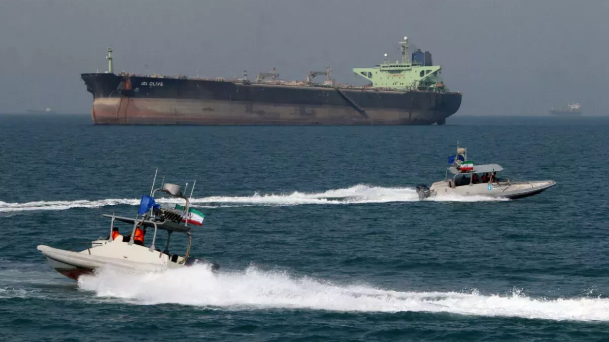 Iraqi oil tanker passes through Strait of Hormuz
