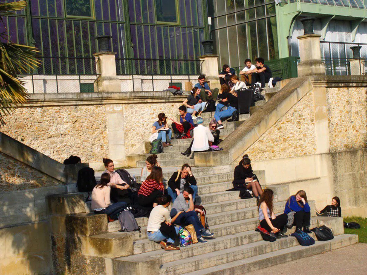 Heatwave to force widespread school closures across France