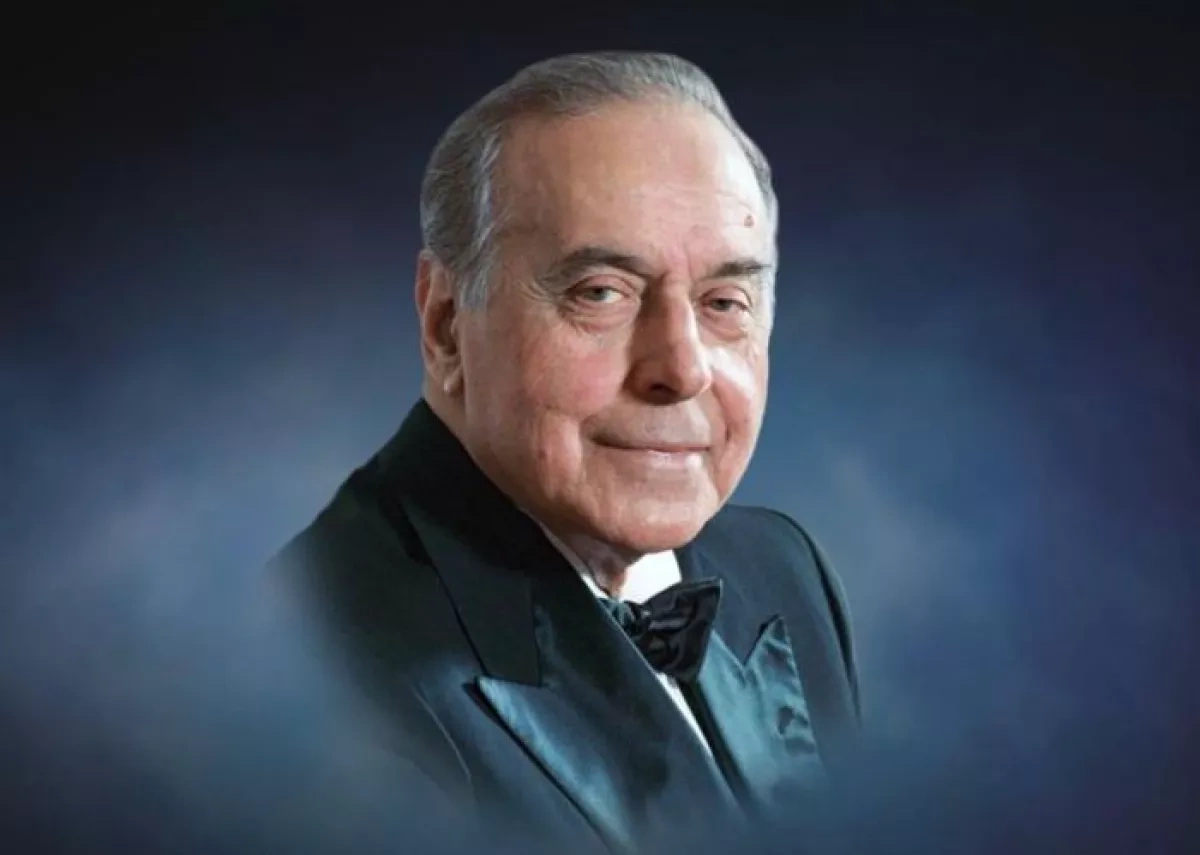 Azerbaijan marks Memorial Day of National Leader Heydar Aliyev