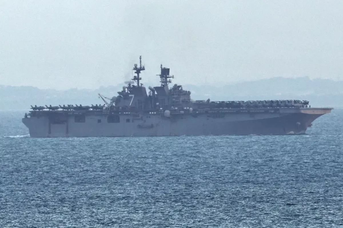 US sends amphibious assault ship Tripoli toward Middle East video