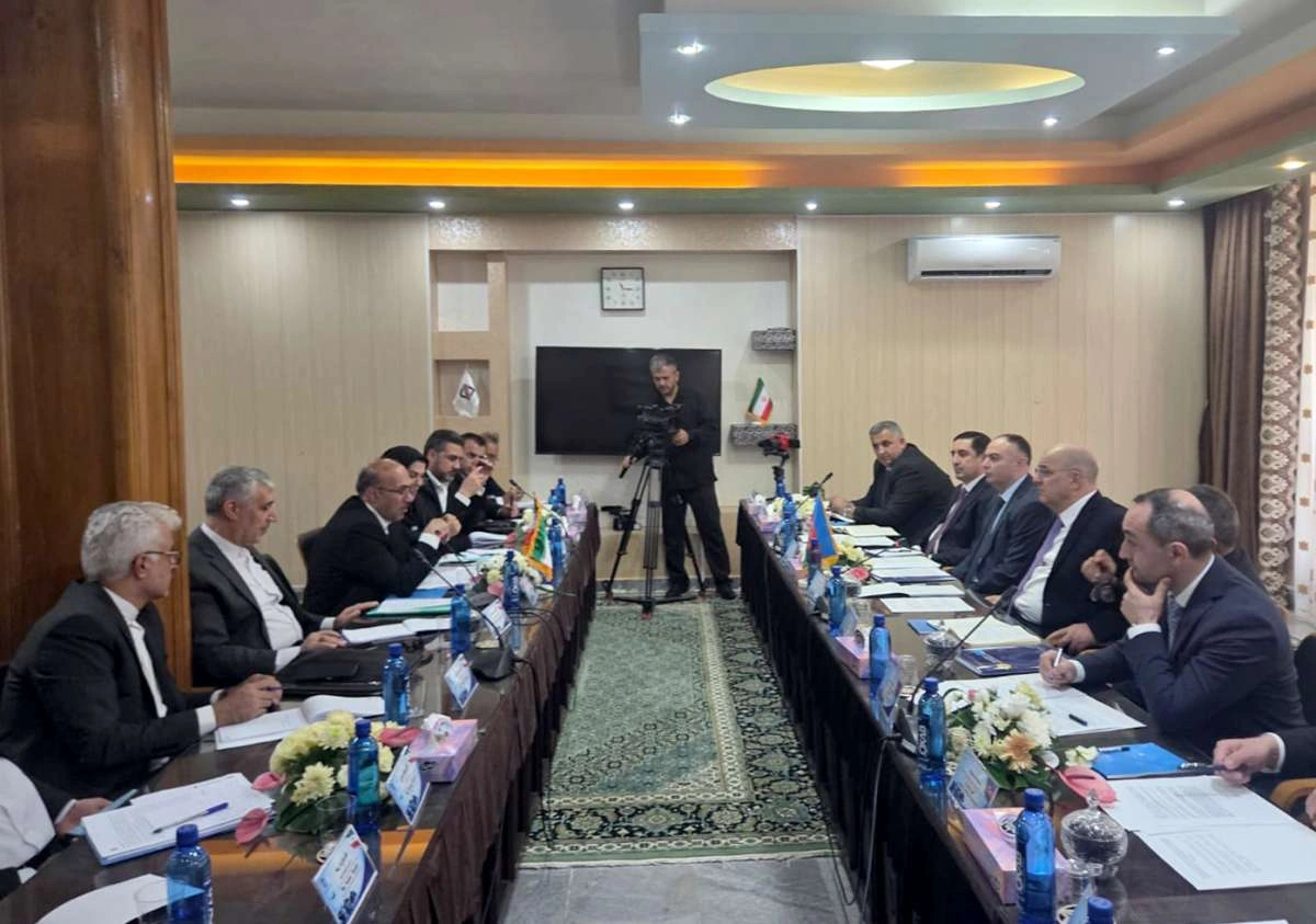 Azerbaijan, Iran customs services discuss synchronization of border crossings