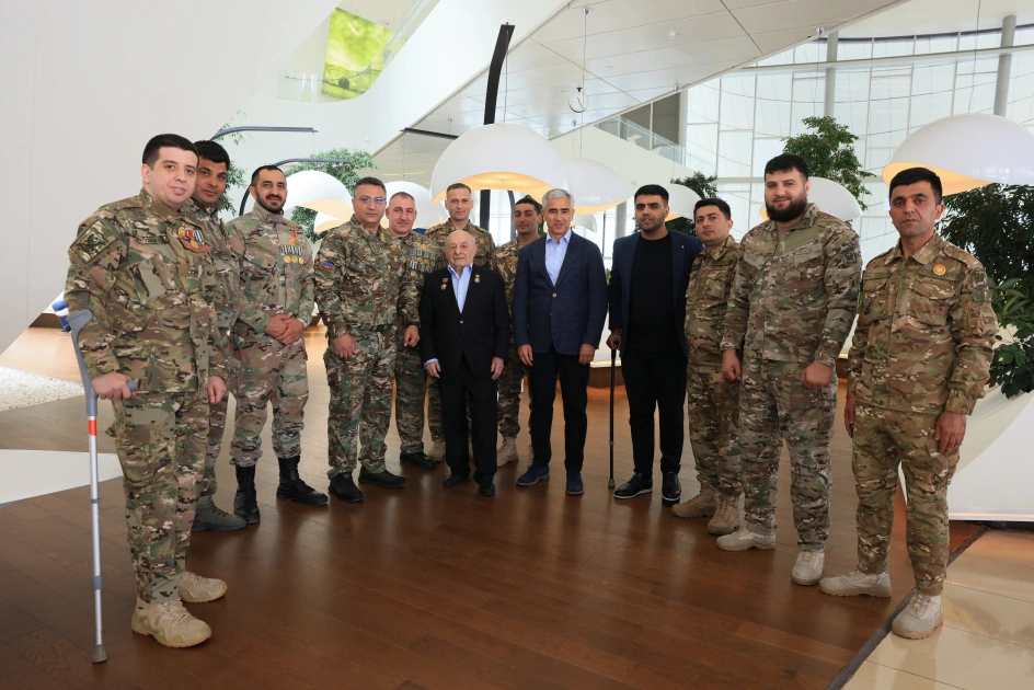 Heydar Aliyev Center hosts youth meeting on “Heydar Aliyev and the Creativity of Omar Eldarov” (PHOTO)
