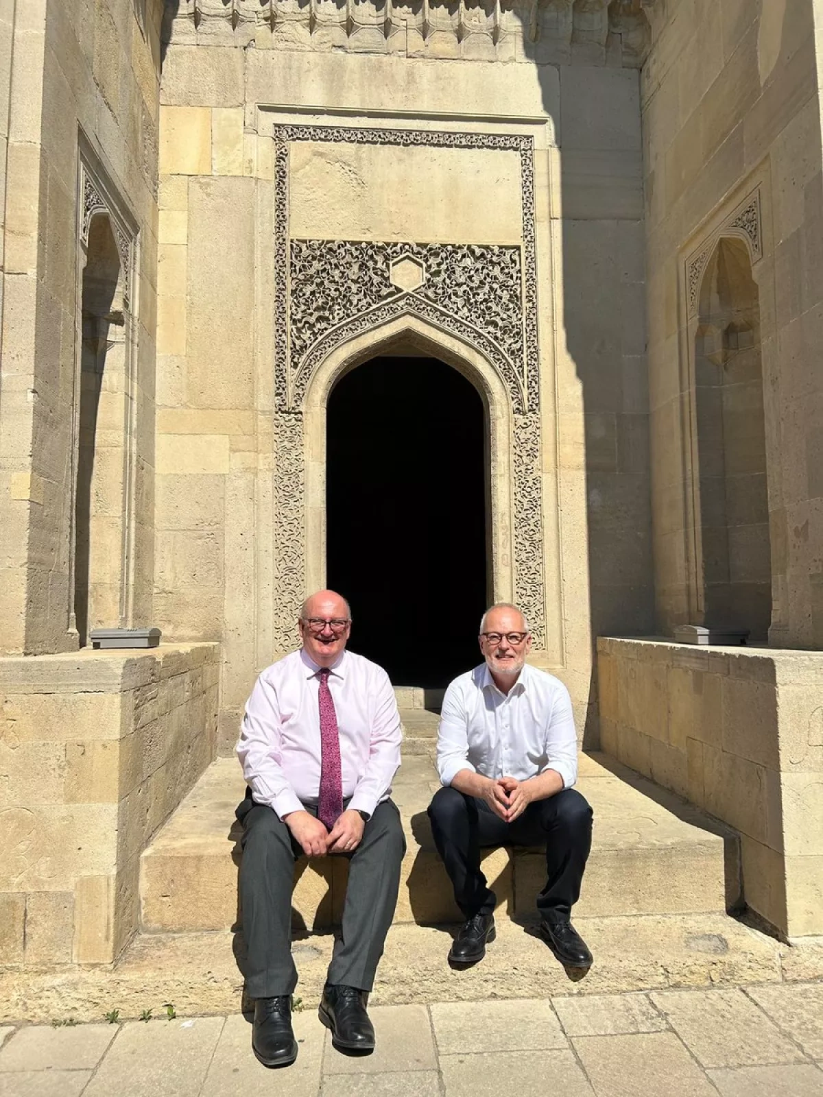 British envoy meets visiting UK investment minister in Baku